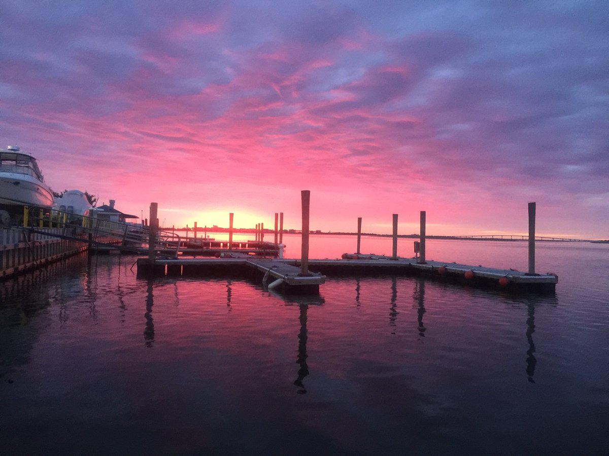 Somers Point sunrise. #HappySundayFunday #beachlifemindset #remaxagent