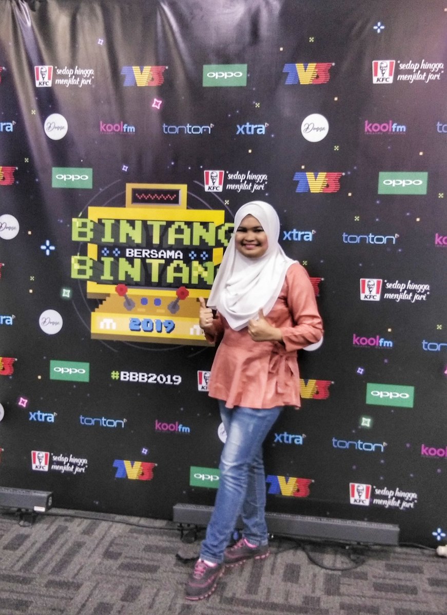 anagurlz87's tweet photo. Korang dah get ready belum nak layan Final Super Bintang Bersama Bintang 2019?! Get ready guys malam ni confirm pecah! Korang rasa siapa akan jadi juara dan bawa pulang RM100,000??? Tengok tau #BBB2019 pukul 9.00 malam ni di TV3!
#PropaRangers #LFProduction #lifestyleblogger https://t.co/T3AhlH7U87
