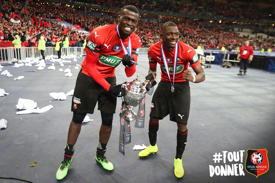 staderennais's tweet photo. [@coupedefrance] 🏆
💬🎙 « Fou ��, « Incroyable », « Extraordinaire », « Inexplicable », « Inoubliable »… les réactions des Rouge et Noir après la victoire ! 
➡ https://t.co/hDqv5jTWCO
---
#AllezRennes
#ToutDonner 💪🔴⚫ https://t.co/9Sj8sXxcQ8