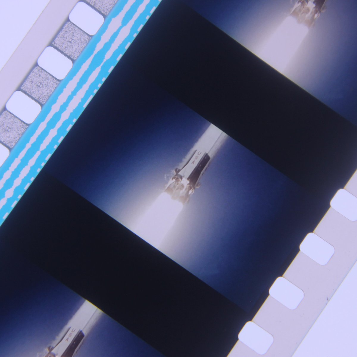 ProjectionistR's tweet photo. 🚀🎞 #solidrocketboosters #nasa #upinthebooth #35mm #film #projectionist #projection #projector #dublin #ireland 📽🎞🎬🇮🇪 https://t.co/MtsyAo29PA