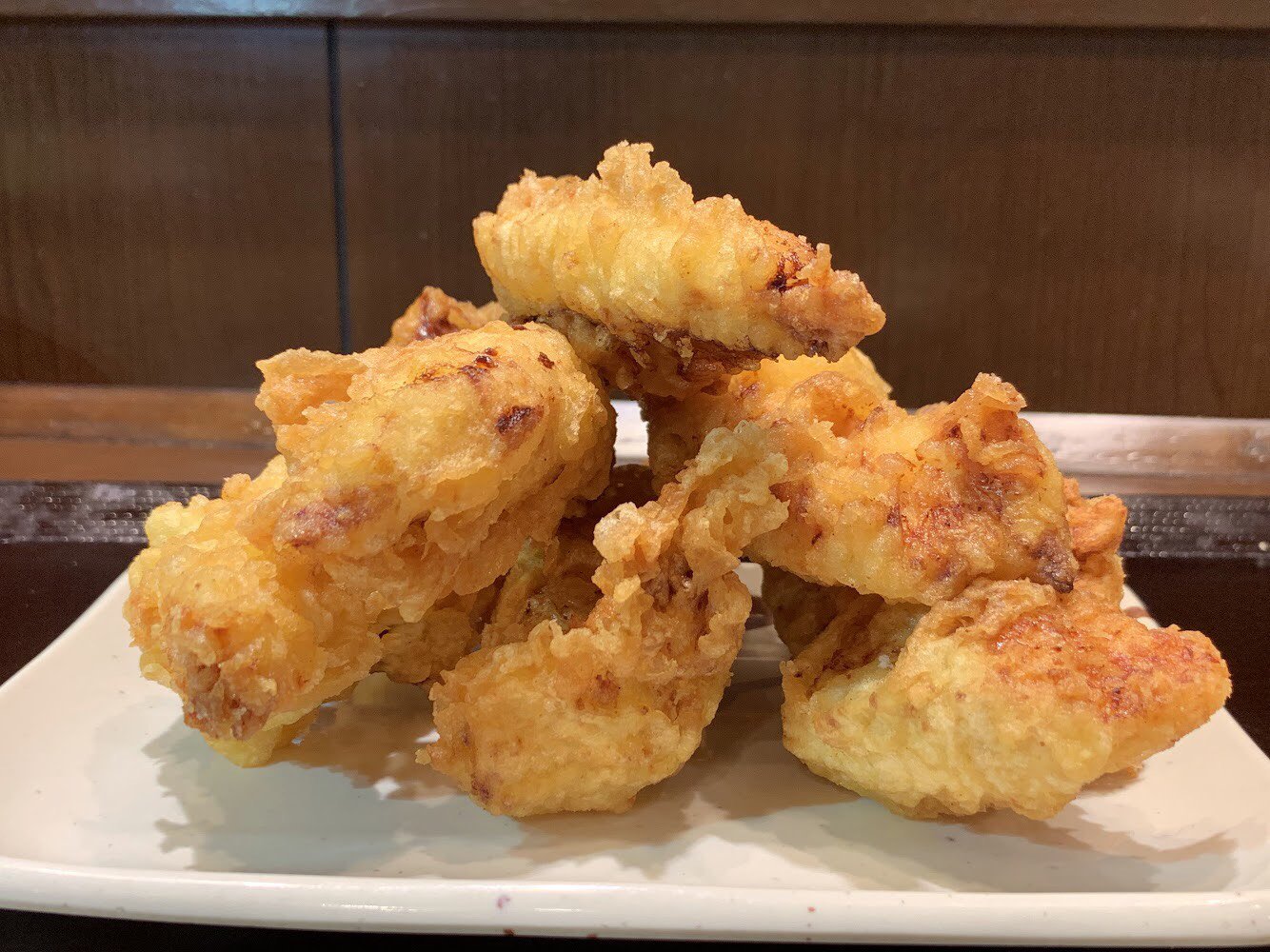 丸亀製麺 公式 丸亀製麺 天ぷら一番人気は かしわ天 です それでは 山盛りかしわ天をご覧ください 山盛りのかしわ天 飯テロ つぶれない店 T Co Srwsrgvmyx Twitter