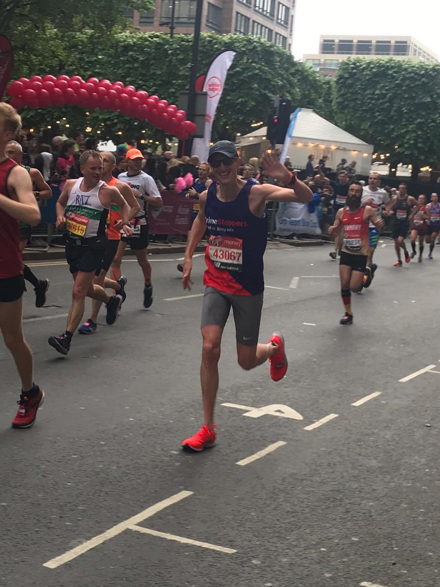 CommsCSLondon's tweet image. Dan the man at mile 18 thank you @CrimestoppersUK #teamcs