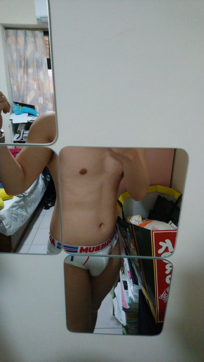 JinDark1's tweet photo. [內褲推薦] #Underwear
#Assiebum 的 <#Grindfit> 真的很好穿！透氣貼身！
1. 囊袋有網格設計超涼爽！有通風的效果！
2. 貼身設計，內褲服貼在腰部，不會太緊束讓你不好活動！
3. 撞色超好看！

唯一的缺點就是哈流汁會透過去和會有毛露出來而已！

哈身材增肌中！所以腹肌就在冬眠！大家體諒一下！ https://t.co/wyo49qCapw