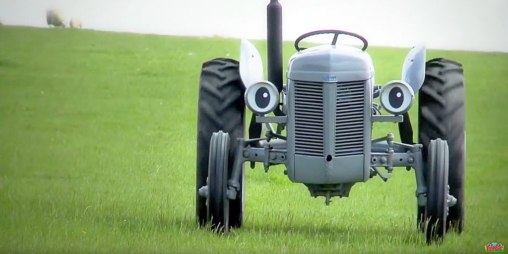Suns out at the farm and it’s getting closer to summer. Life is good!

#Sunday #LittleGreyFergie