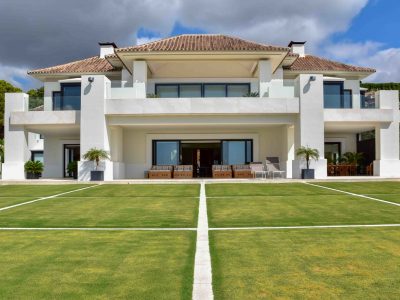 4mostProperty's tweet photo. Absolutly superb property located in one of the most prestigious Country Clubs of Southern Europe, La Zagaleta. ➡️️ https://t.co/cWwil8JLuH #movingabroad #spain #malaga #marbella #propertylisting #luxury https://t.co/bJO6QRdjje