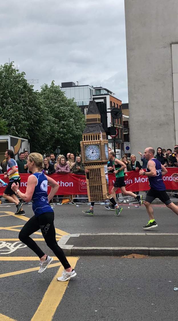 JosephHird's tweet photo. #LondonMarathon #MP4003 https://t.co/Tz7AOVXwSq