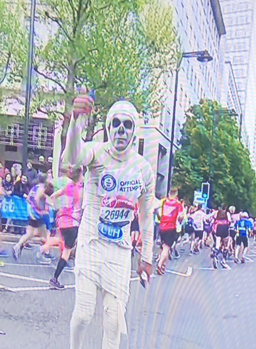 JosephHird's tweet photo. #LondonMarathon19 #MP4003 https://t.co/BzklZAqqCN
