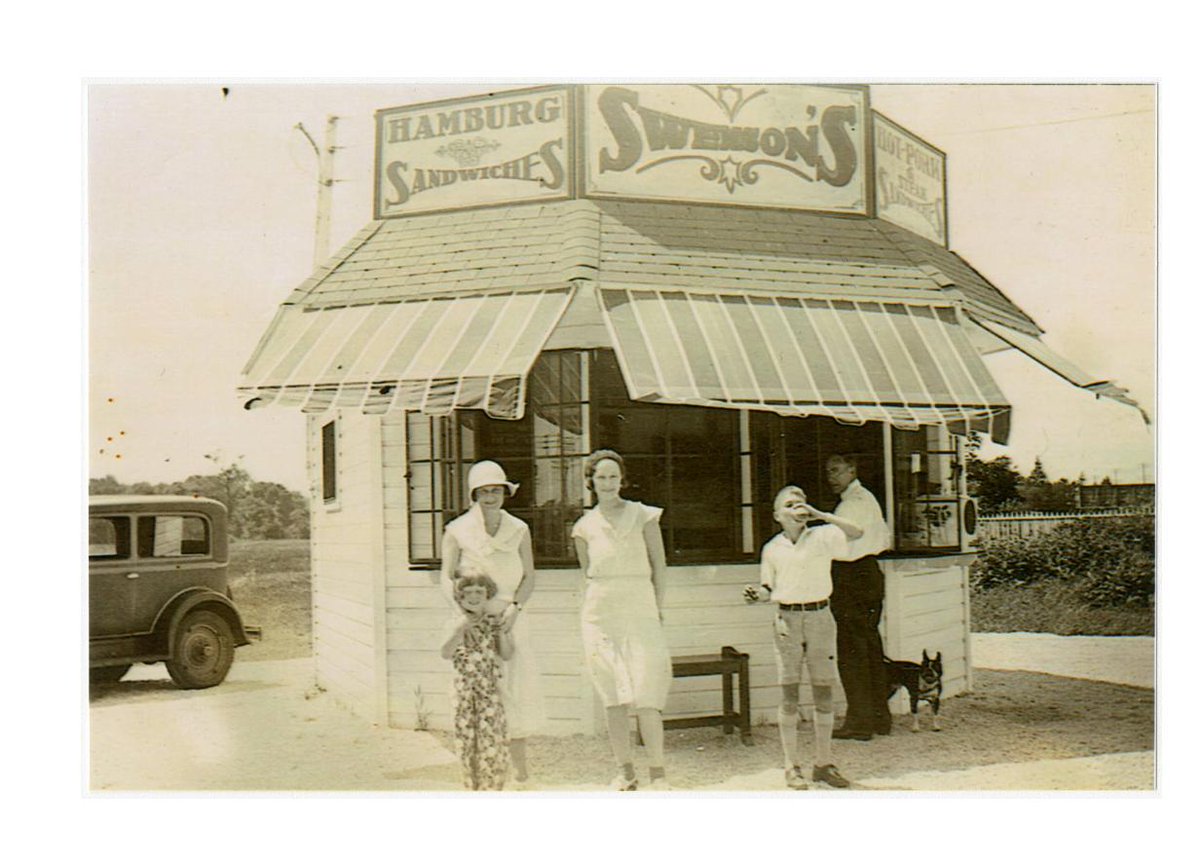 OhioHistory's tweet image. This 1934 photo from our collection shows the original Swensons Drive In restaurant on S. Hawkins Avenue in Akron. Pictured out front are Wesley “Pop” Swenson, his wife Edna Swenson and other family members. Swensons has been in business for over 75 years.
