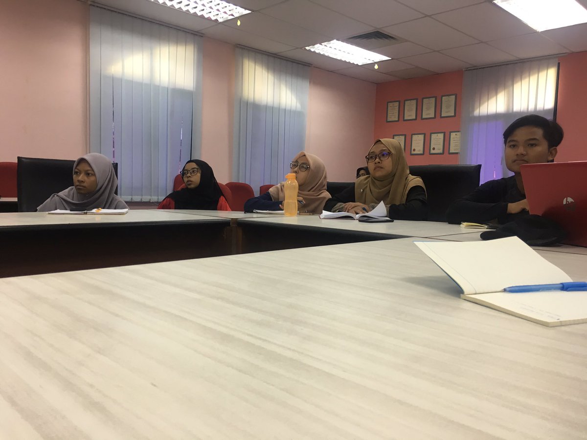 BSMM_UKM's tweet photo. [Mesyuarat Jawatankuasa Induk BSMM Cabang UKM Kali Ke-2 Sesi Akademik 2019/2020]

Tarikh : 24/04/2019
Masa : 1700 - 1900
Tempat : Bilik Mesyuarat Pusat Kesihatan, UKM

Barisan Jawatankuasa Induk BSMMCUKM telah merangka struktur hala tuju yang baru di samping gerak kerja ... https://t.co/rm2YXFcOCr