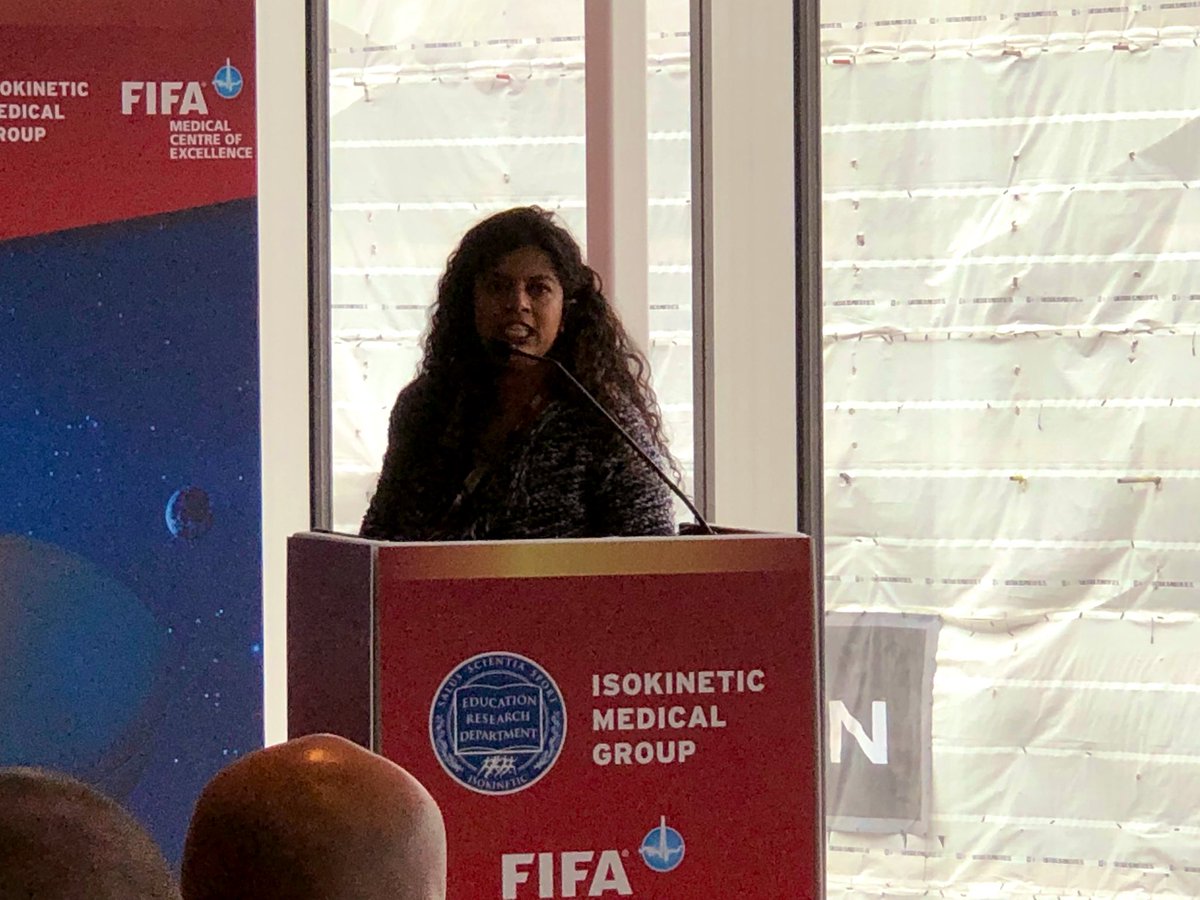 AndreaBMosler's tweet image. @Nim_Perera presenting new data on prevention RCT in floorball. We have a great risk reduction program, but how do we get the players to do it well 🤷🏼‍♀️??? #FFMED #Implementationchallenges