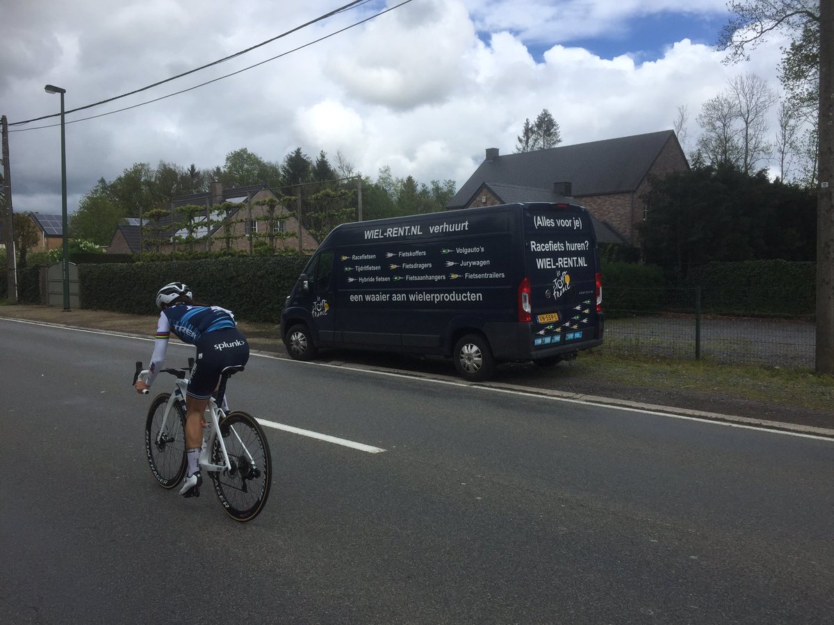 Poursuivant achtervolger chaser 10 sec 28km #LBLwomen