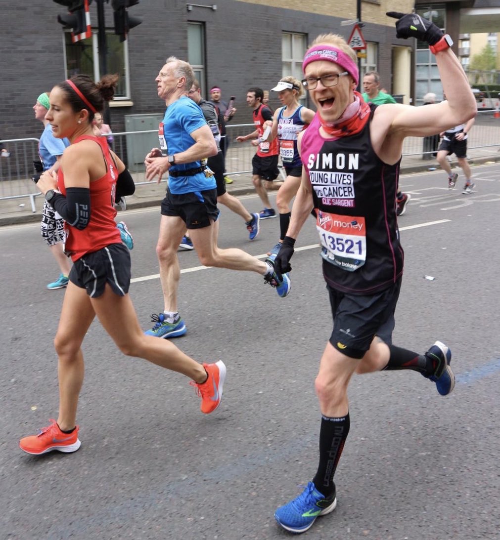 YLvsCancer's tweet photo. Ggggoooo Simon and Mikey! So proud of all of our CLIC Sargent #LondonMarathon runners and champions! We’re loving spotting them all. Absolute heroes! 🏃🏽‍♂️💪 

#YoungLivesVsCancer https://t.co/SGOaqXBwzf