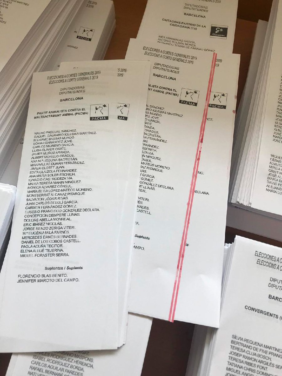 PartidoPACMA's tweet photo. 🔴 ¡VERGONZOSO! Estas papeletas de PACMA mal impresas constituyen una importante incidencia cuyos votos serían nulos.
⚠️ Cualquier mínima marca en las papeletas invalidará el voto

🔁 ¡RT! https://t.co/dKy87LQ4pI