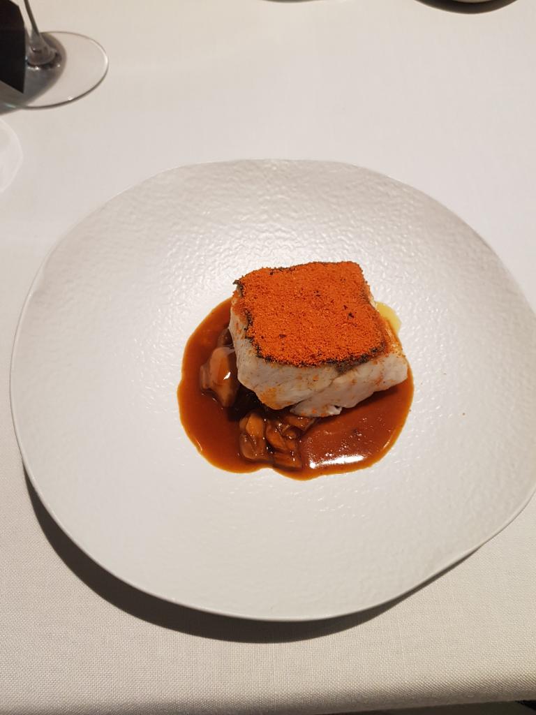 GuiaMichelin_ES's tweet image. Carpaccio de carabineros, Corvina con salsa de callos… Cocina de vanguardia, de mercado y de raíces gallegas preparada con dedicación y esmero por @LuaManuel en el restaurante @lua_madrid. 1 #EstrellasMichelin #GuiaMichelin #Madrid