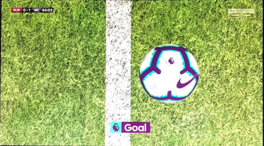 thekingofscot's tweet photo. Biri Liverpool maçında çıktı, diğeri Burnley maçında girdi. Manchester City'nin şampiyonluk yolunda en büyük yardımcısı... #GoalLineTech https://t.co/KLgJkxjY80