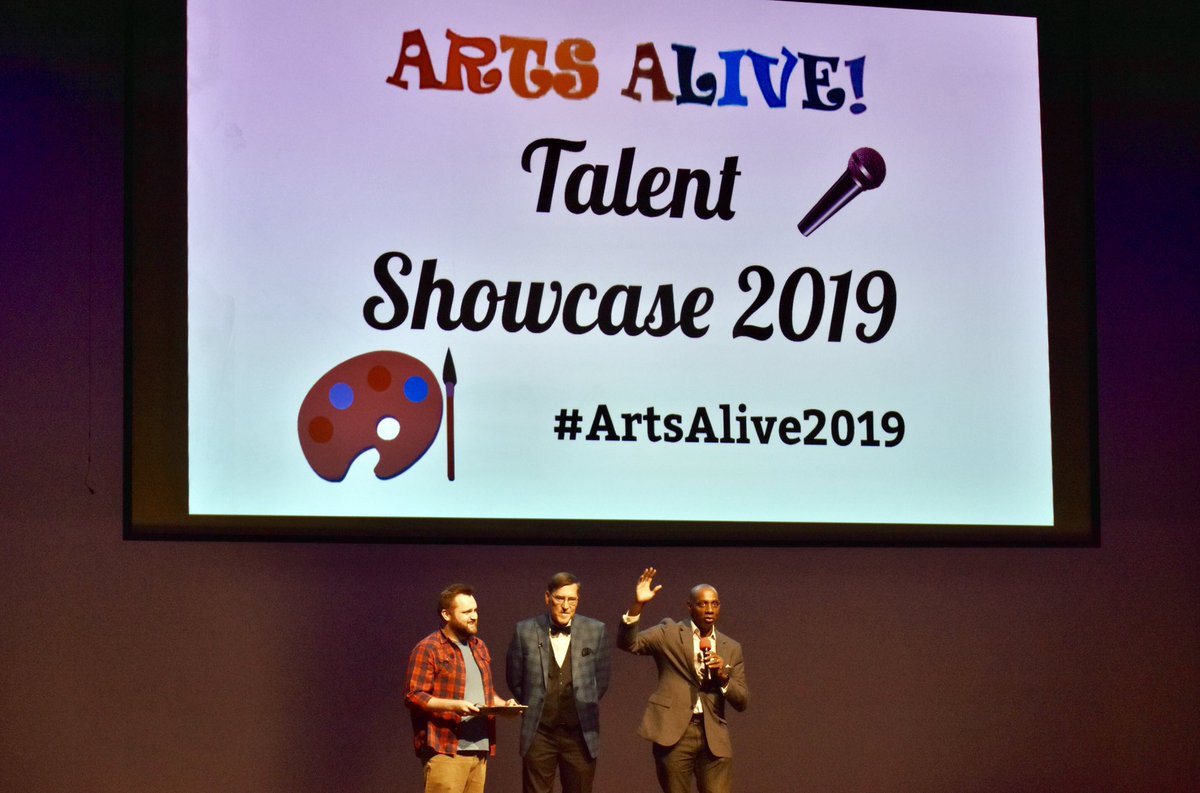 KBoyd1516's tweet photo. A True Champion of The Arts! Well deserved honor! 🎤🎭@McGregorHallPAC @ArtsVcs @DrJackson06 @VanceCoSchools #ArtsAlive2019 #BetterTogetherVCS https://t.co/osEWuyMd1C