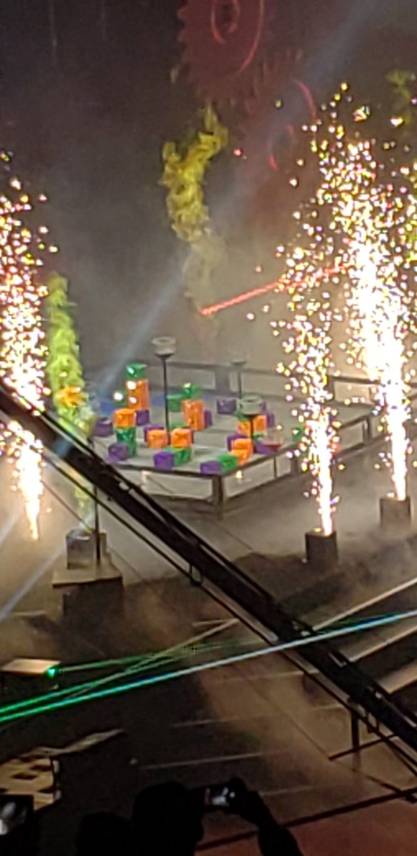 STEMHSRobotics's tweet image. VEX Worlds 2019 was a wild time with fun all around. The experience was well worth the effort it took to get there. We hope to be back next year where the game is Tower Takeover.