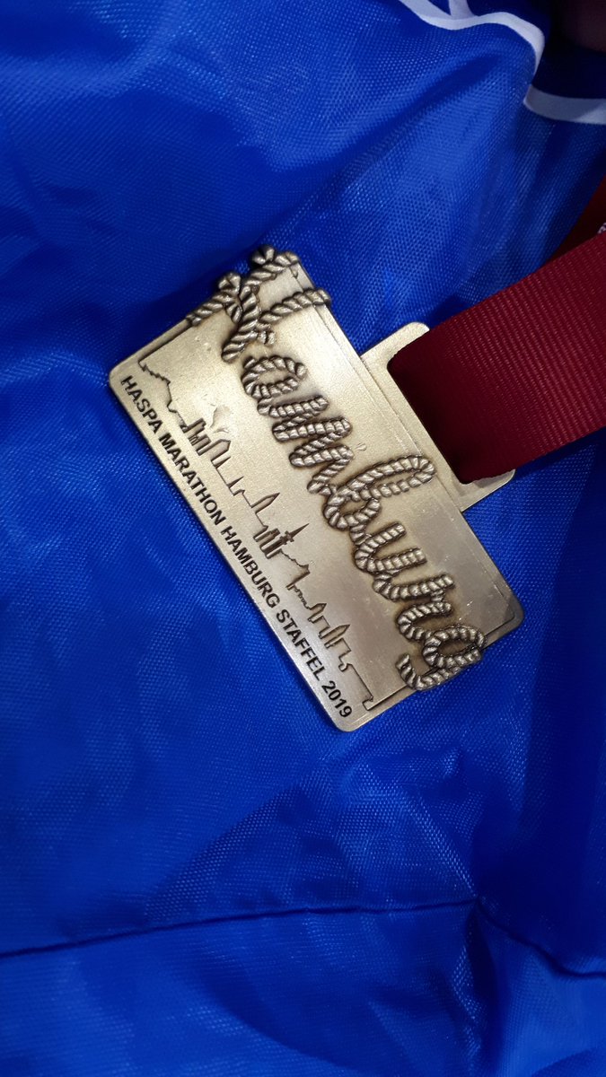 Mensa_Germany's tweet photo. Think and run! #mensagermany @HaspaMarathonHH 💪#mensasociety #highiq #intelligencehavingfun #intelligence #hamburg https://t.co/ozeY5Gk78z
