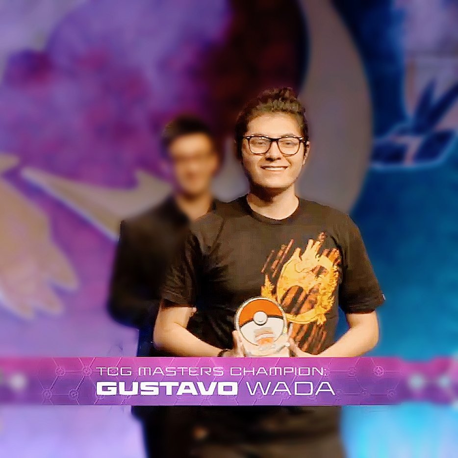 tiusam182's tweet photo. Desencantou né, agora segura! Parabéns GUSTAVO Wada pelo título do International Europeu de Pokémon, agora é esperar o mundial em agosto seguido de favoritismo talvez?! Será que o #TeamPlayground chegou voando? Segundo Top 8 seguido pro Brasil em Intercontinentais! #PlayPokemon https://t.co/sglQNjYOSE