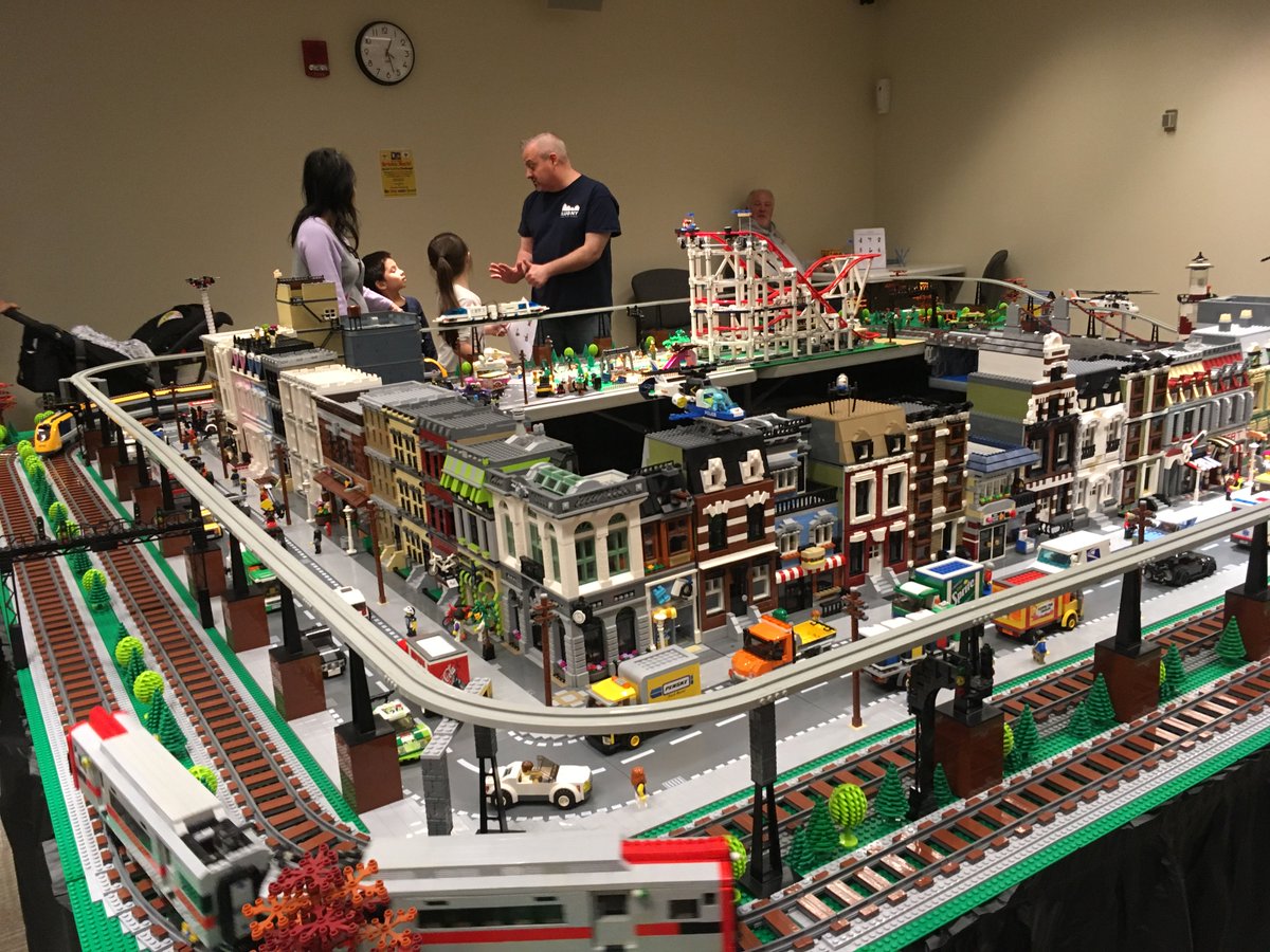 SyossetLibrary's tweet image. Tomorrow is the last day of Sy-Con Presents: BRICKS ROCK! Visit this city made of LEGO bricks! Stay for more models and a lot of fun. 

 #syossetlibrary #wearesyosset #ILUGNY