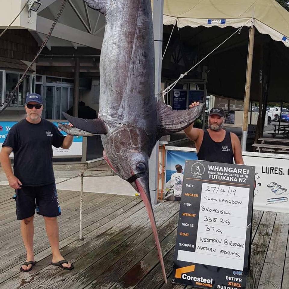 Seasaver's tweet photo. 335kg swordfish killed for a trophy in NZ. Knowing the current state of the world's ocean, & the pressure marine ecosystems face from industrial fishing, how anyone could kill such a magnificent animal for their own selfish pleasure is beyond comprehension https://t.co/l74V7yaINP https://t.co/MCbvNi4jPb