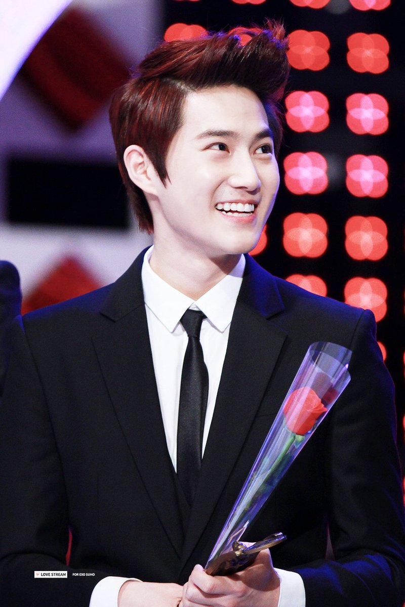 lovestream522's tweet photo. 오랜만이에용
#EXO #SUHO #수호 #준면 
#BBMAsTopSocial EXO @weareoneEXO https://t.co/NkwEKfWmpV