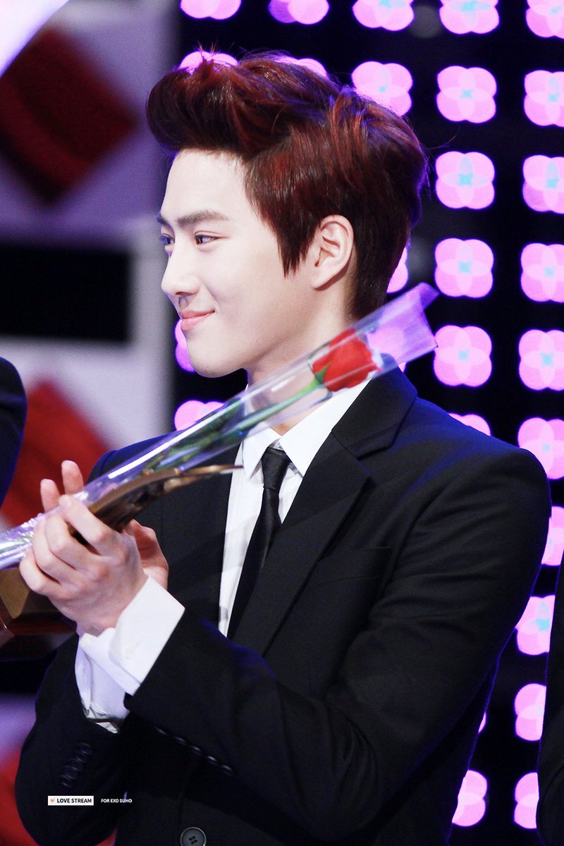 lovestream522's tweet photo. 오랜만이에용
#EXO #SUHO #수호 #준면 
#BBMAsTopSocial EXO @weareoneEXO https://t.co/NkwEKfWmpV