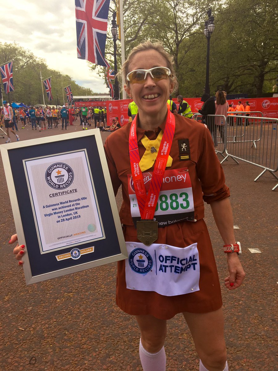 GWR's tweet photo. Former @girlguiding Brownie Elise Rendall has achieved the record for the fastest marathon dressed in a classic brownie uniform (female) with a time of 3:26:51 🏅#LomdonMarathon #GetInspired https://t.co/AaQi10O0uS