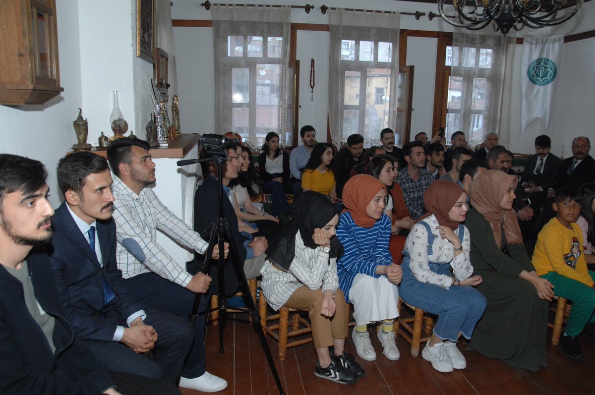 OsmaniyeVakfi's tweet photo. 27-04-2019 Cumartesi Akşamı Osmaniye Vakfı'nda hafızalardan silinmeyecek harika bir müzik gecesi yaşatan sanatçımız Türk Rock Müziğinin güçlü sesi Zafer İşleyen’e teşekkür ediyoruz

Not: Fotoğrafların tamamı facebook hesabımızdadır.

@zaferileyen https://t.co/3VTr0l0BLT