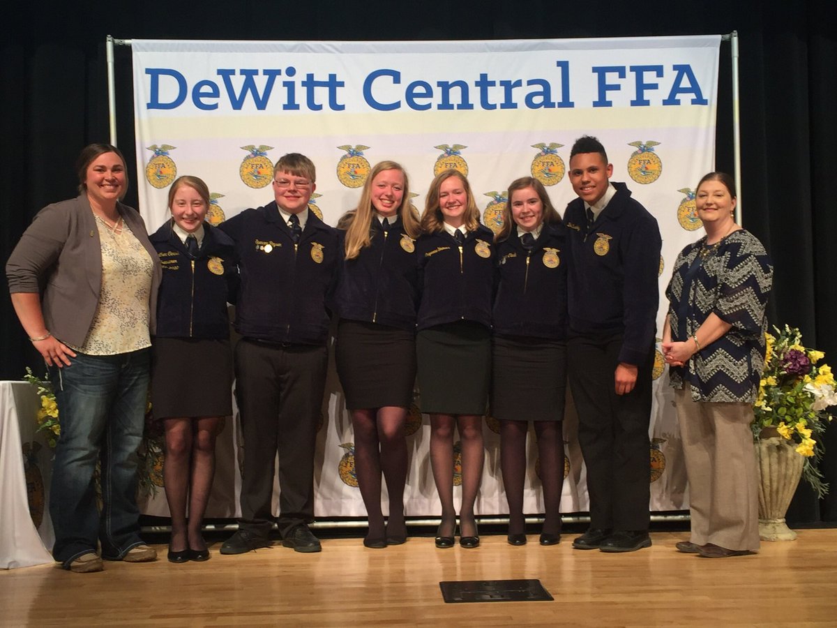 dcffachapter's tweet photo. 2019 DC FFA banquet success! Yesterday, members, families and supporters gathered to celebrate the achievements our chapter and recognize sponsors! Thanks to everyone who made it a great night! #ffajustone #livingtoserve #newteamnewbeginings #bestnightofyear #emblemcake https://t.co/d5RYpFxkcf