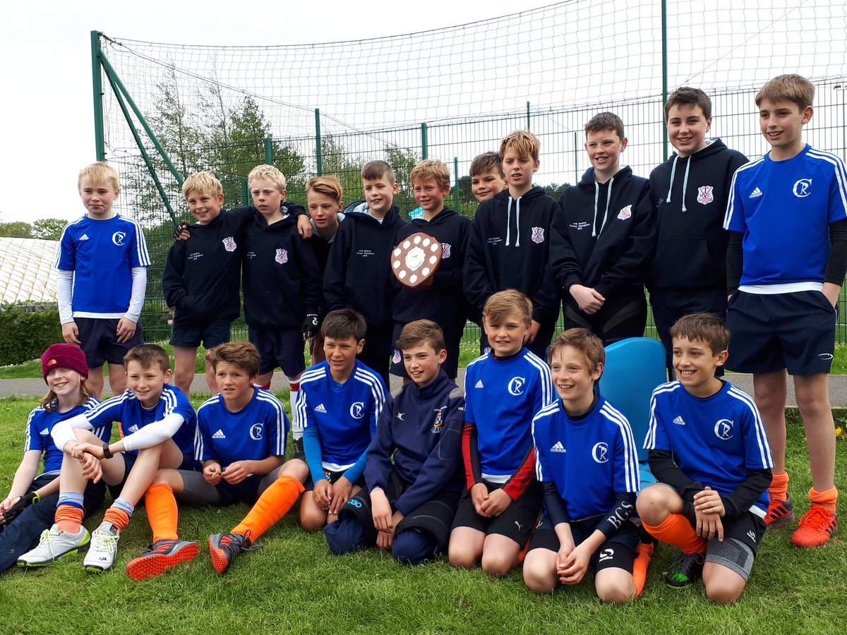 bryony_curnow's tweet photo. Taunton Vale are U12 Regional Champions!! 🏅🏑👍🍾 @TauntonPrep @HeathfieldSport Brilliant effort boys! https://t.co/DDZ9pGNrXM