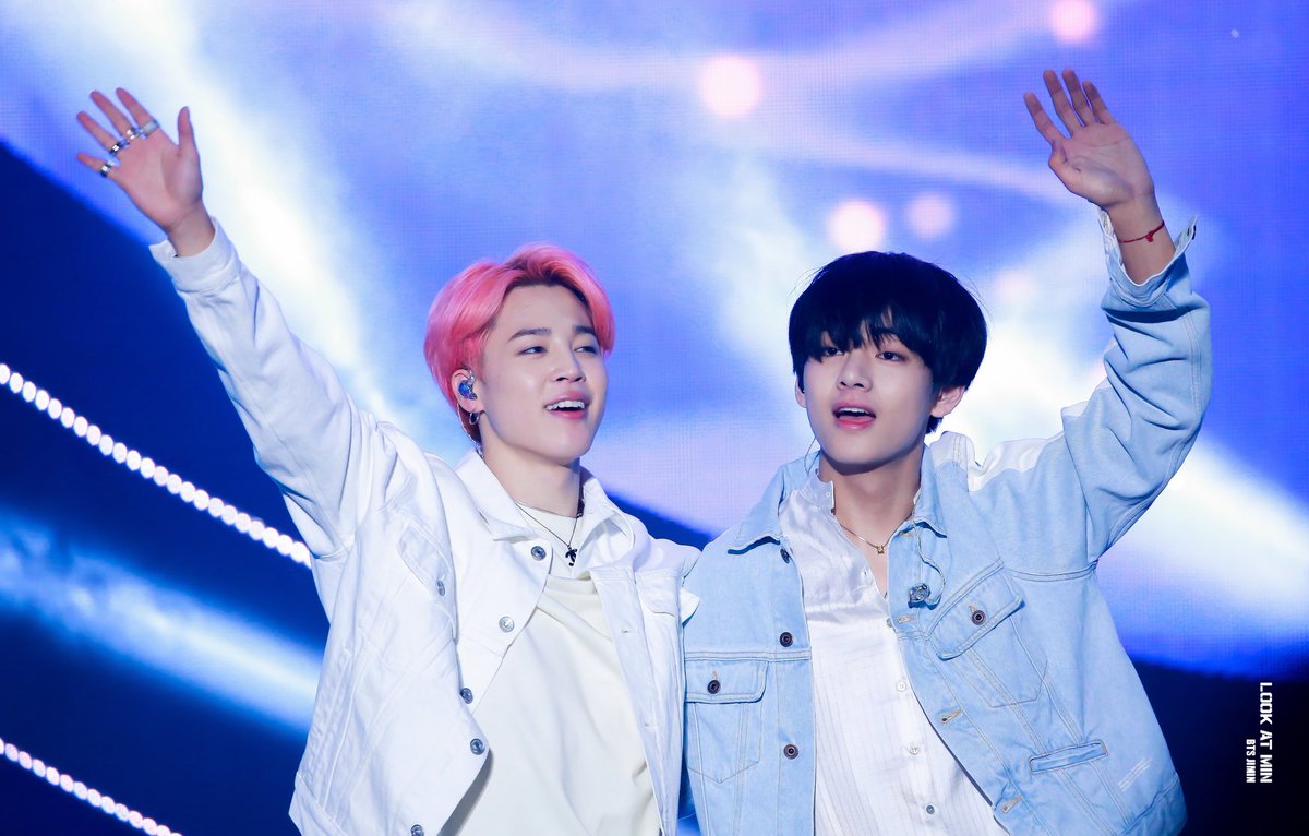 lookatmin1013's tweet photo. 190428 

➖
#지민 #JIMIN #V 
#방탄소년단 #BTS⁠ ⁠⁠ ⁠⁠ ⁠⁠
#BBMAsTopSocial  BTS  @BTS_twt https://t.co/KYmju5tbkN