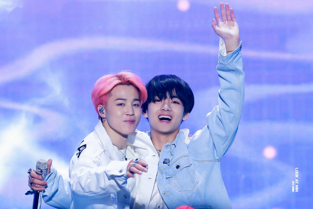 lookatmin1013's tweet photo. 190428 

➖
#지민 #JIMIN #V 
#방탄소년단 #BTS⁠ ⁠⁠ ⁠⁠ ⁠⁠
#BBMAsTopSocial  BTS  @BTS_twt https://t.co/KYmju5tbkN