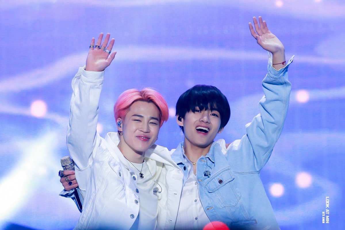 lookatmin1013's tweet photo. 190428 

➖
#지민 #JIMIN #V 
#방탄소년단 #BTS⁠ ⁠⁠ ⁠⁠ ⁠⁠
#BBMAsTopSocial  BTS  @BTS_twt https://t.co/KYmju5tbkN