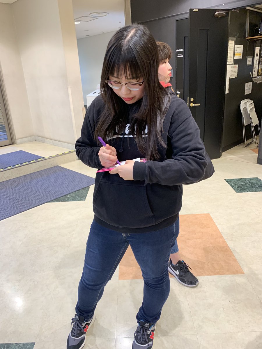 spep98u9's tweet photo. 4月28日(日)#白熱女子!
#TCOMPANY
#ラムズ
遅ればせながら8月30日の単独ライブチケット購入。
チケットの裏側にメッセージまで頂きました。
どんな時でも神対応でありがたいです。 https://t.co/Iw9dqNhuou