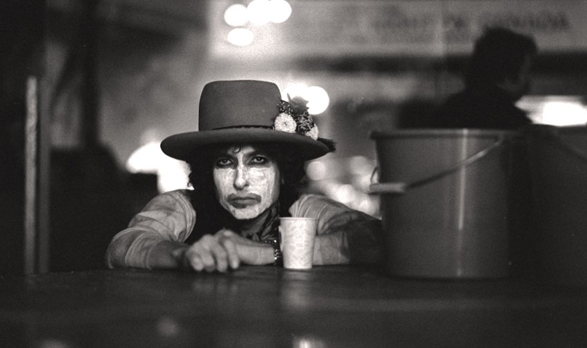 Belcourt's tweet photo. The Belcourt's one of only 20 venues nationwide to screen ROLLING THUNDER REVUE: A BOB DYLAN STORY BY MARTIN SCORSESE in advance of streaming. Mark your calendars for Tue, June 11 (a Tue edition of #MusicCityMondays), and get your tickets now > https://t.co/9KSuqRAvI3 https://t.co/0nYspqyXHc