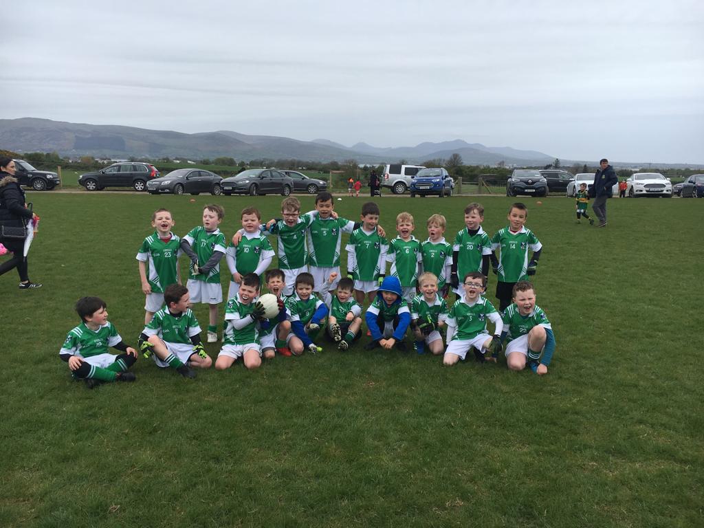GeraldinesGFC's tweet photo. u7 boys had 1st outdoor @louthgaa blitz in @cooleykickhams today.
20 boys played in 2 teams, v  @cooleykickhams, @RocheEmmets @NaomhMalachi
Well done to all the lads for a great effort throughout! 
🇳🇬#WeAreGeraldines #NGA🇳🇬 @DemocratSport @DundalkSport @ArgusSports @LouthProud https://t.co/C0GHgnUkKS