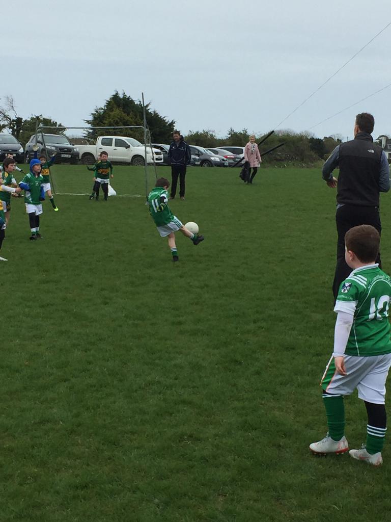 GeraldinesGFC's tweet photo. u7 boys had 1st outdoor @louthgaa blitz in @cooleykickhams today.
20 boys played in 2 teams, v  @cooleykickhams, @RocheEmmets @NaomhMalachi
Well done to all the lads for a great effort throughout! 
🇳🇬#WeAreGeraldines #NGA🇳🇬 @DemocratSport @DundalkSport @ArgusSports @LouthProud https://t.co/C0GHgnUkKS