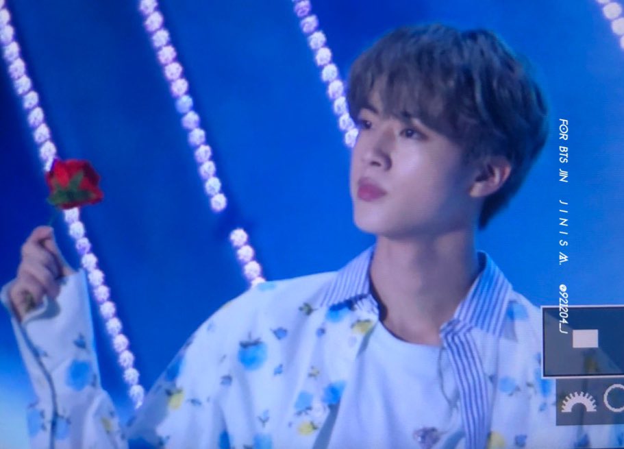 921204_J's tweet photo. 190428 광주
#석진 #석찌니 #진 #JIN
다시....😅 꽃 같은 석찌니 🌹
#BBMAsTopSocial BTS @BTS_twt https://t.co/YQy7fUaAjW
