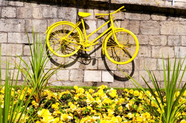 We're getting in the <a href="/letouryorkshire/">Tour de Yorkshire 🚴</a> mood and 4 days of cycling across the county.  Here's a photo flashback of Yorkshire's warm welcome to the #TdF2104