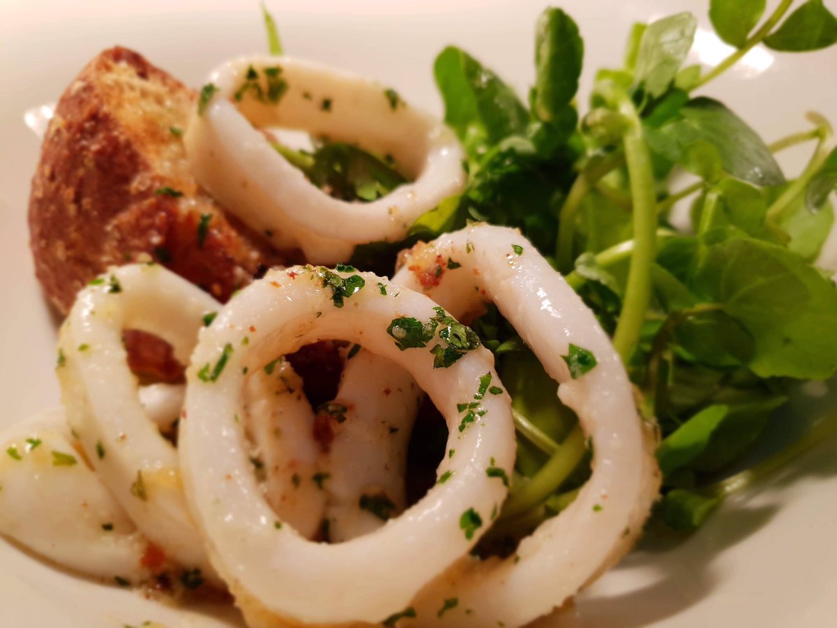 Looking for somewhere to eat tonight? We have plenty of tables free that could have your name on! Give us a call, book a table for this evening and have a taste of our gorgeous specials dishes! 01654767215! We look forward to hearing from you!😊