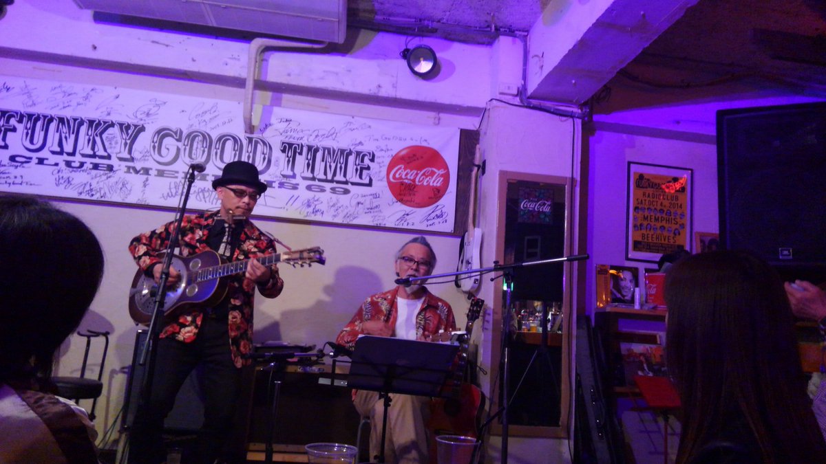 AYANO44791952's tweet image. 本日岡崎FUNKY GOOD TIMEにて…

加藤MAAさん、アコジプのLiveに来たよー🙋ゲストもありありで楽しいLiveでした!!!!

そして久々地元のバンド仲間とともに…🍻

#加藤MAA #FUNKYGOODTIME