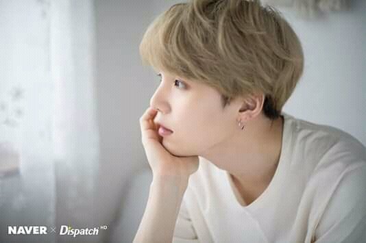 AniDeAgus's tweet photo. Min Yoongi siempre tan lindo ❤
#BBMAsTopSocial BTS @BTS_twt https://t.co/EwhqrmHdkg