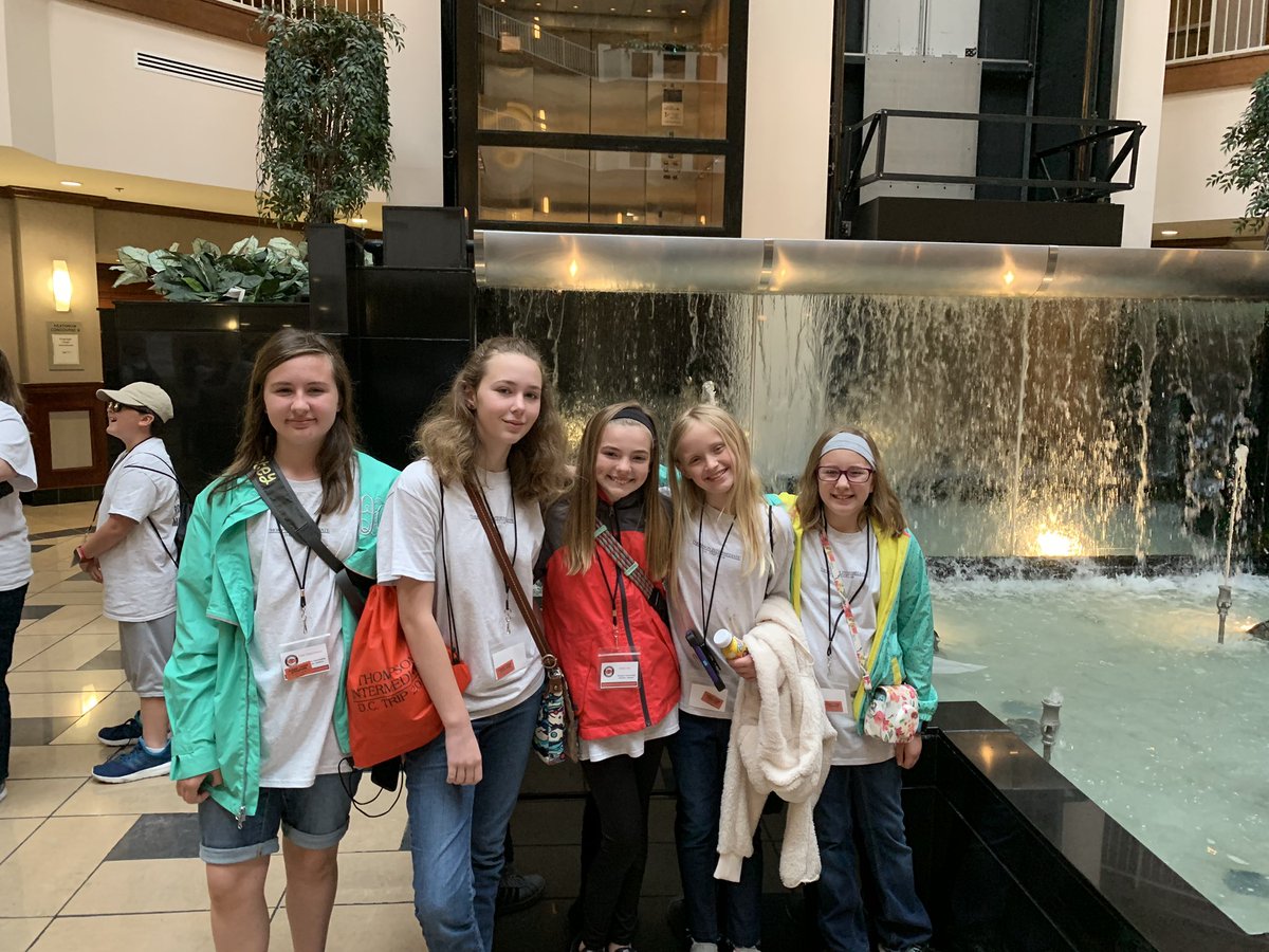 FfBroadhead's tweet photo. Headed to see @WhiteHouse and Maybe @realDonaldTrump. These kids are so excited to learn our nations history today. https://t.co/UQ8EfmyfhJ