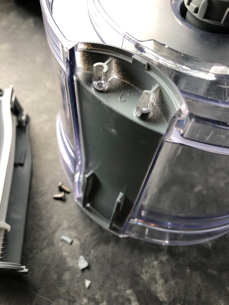 ⁦<a href="/KENWOODUSA/">KENWOOD USA</a>⁩ what happened to good quality manufacturing?! 😰