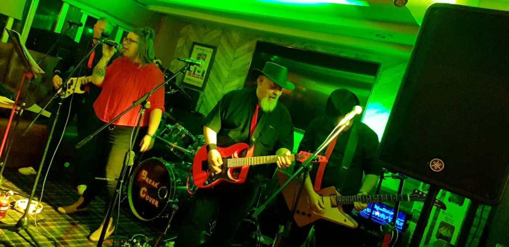 Pictures from The Greyfisher breakcoverband.com/pictures-from-…