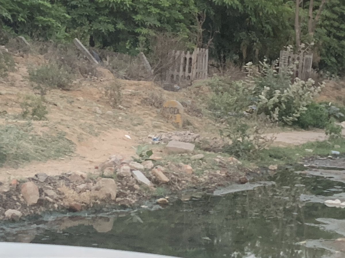And some pictures of Golf course extension road for authorities to take note of! #Gurgaon #gurgaonroad #gurgaonmunicipal <a href="/Rao_InderjitS/">Rao Inderjit Singh</a> <a href="/TOIGurgaon/">TOI Gurgaon</a> <a href="/gurgaon_live/">Gurgaon LIVE!</a> <a href="/MunCorpGurugram/">MCG</a>
