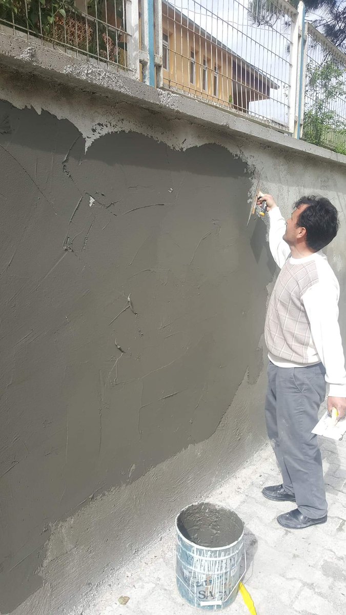 alaplimem's tweet photo. Alaplı Gümeli Ortaokulumuzda gerçekleştirilecek Tübitak 4006 Fuarı sergi alanı için hummalı çalışma devam ediyor.
#alapli #zonguldak #tubitak #4006 #gumeli #fuar #sergi https://t.co/MdKr6RZ143