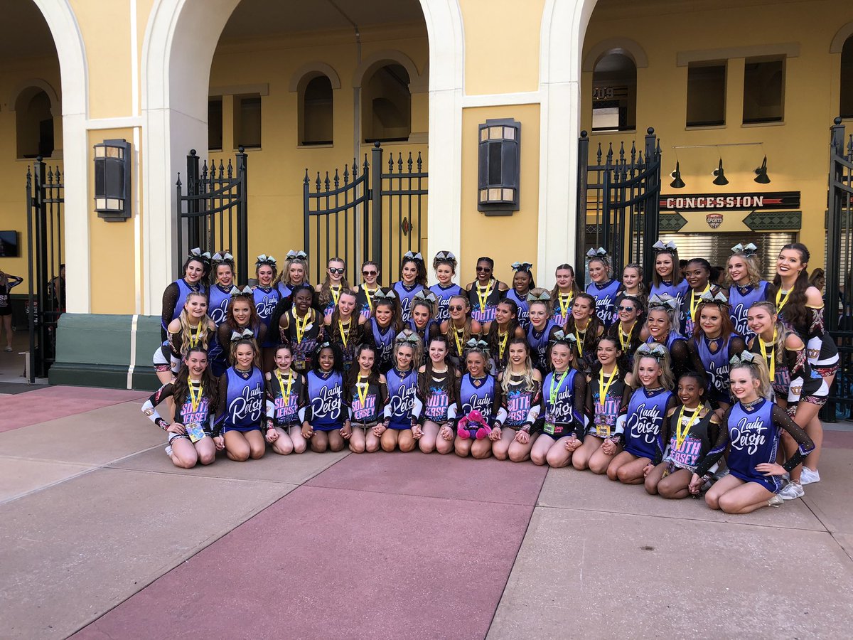 sjstris's tweet photo. Lady Reign and Lady Reign ready to kill it day 1 🌎!!!!!😍 https://t.co/gb6R9Yb4Zs
