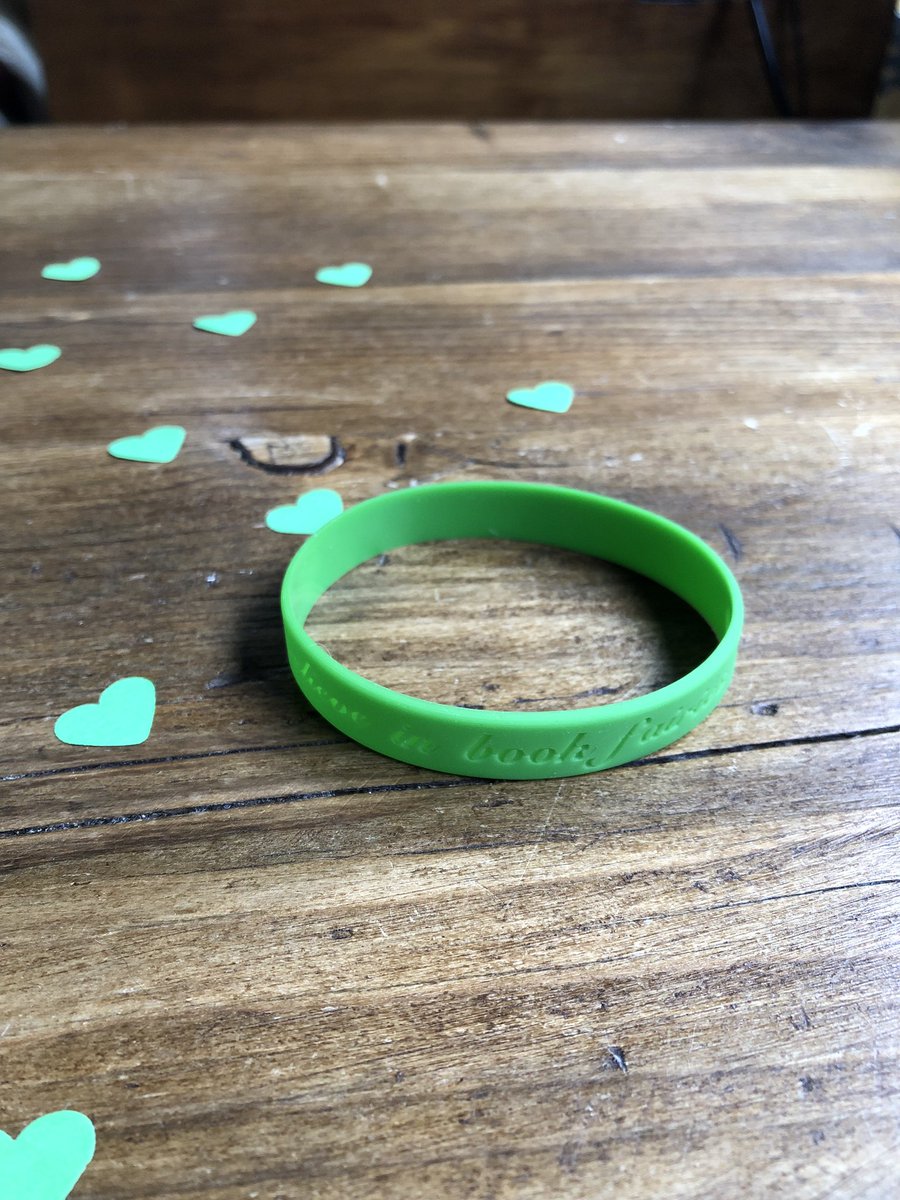 the_bookfairies's tweet photo. We’ve just added six goodies from the March/April #bookfairybox for general sale on the website! Head to https://t.co/4g4jhlcpoe to see them all! Temporary tattoos, wooden keepsake hearts, wristbands, bookmarks, scented candles and more! #ibelieveinbookfairies #booksbooksbooks 💚 https://t.co/ynxa7shD3r